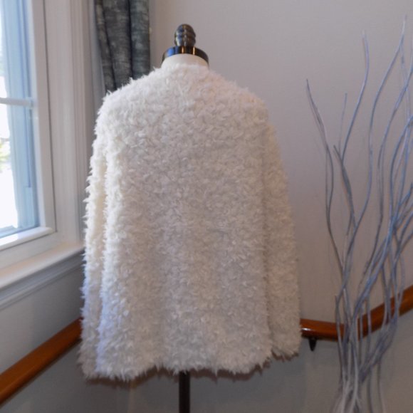 MADE IN YIFAN Pale Pink Sherpa/Faux Fur Jacket Coat Size Medium - Picture 2 of 2